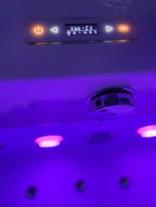 CourcouronnesJeu De Regards - Jacuzzi/Balneo公寓 外观 照片